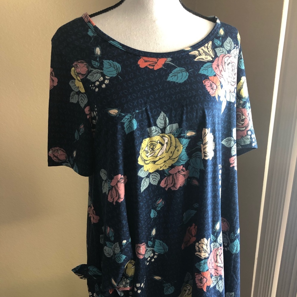 LuLaRoe Perfect Tee